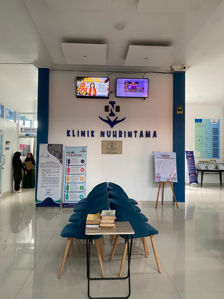 Ruang tunggu Klinik Nuhrintama